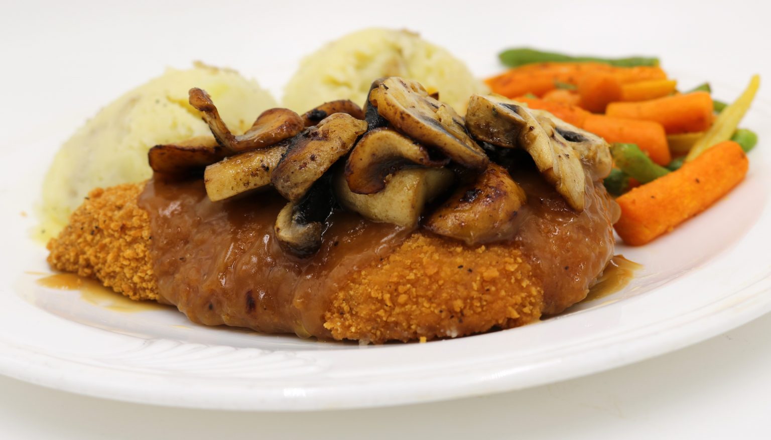 Fireside Welland restaurant chicken fried chicken with mashed potatoes and veggies